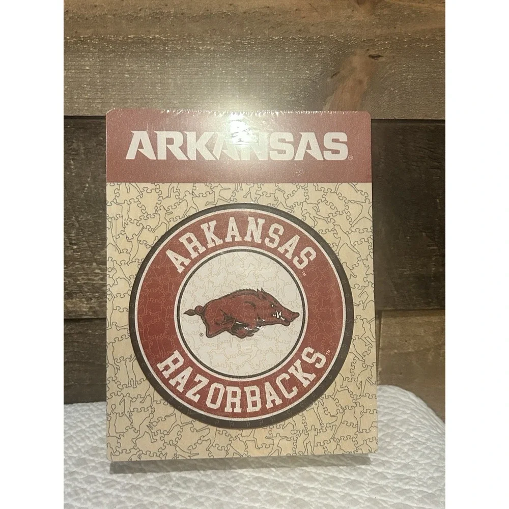 University‎ Of Arkansas Razorbacks- Large Wooden Puzzle 270 pcs 14.8 X 14.8